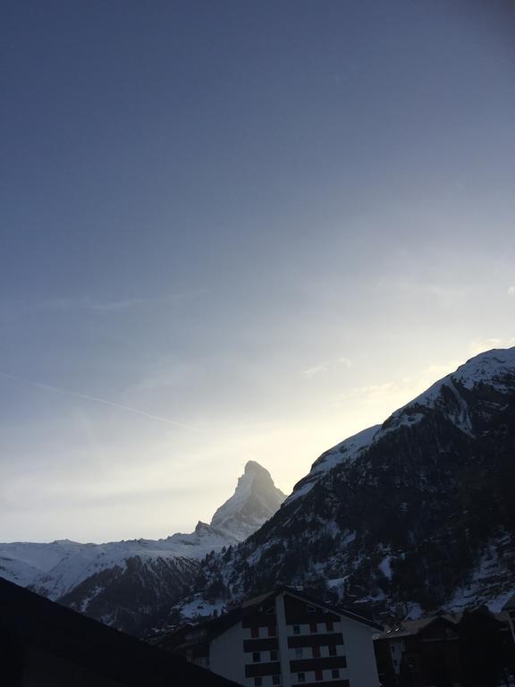Haus Pirata Appartement Zermatt Buitenkant foto