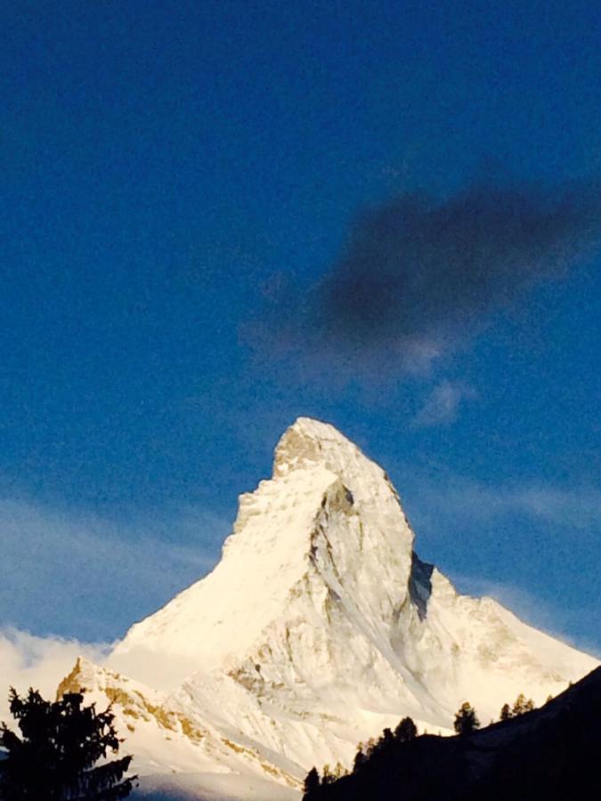 Haus Pirata Appartement Zermatt Buitenkant foto
