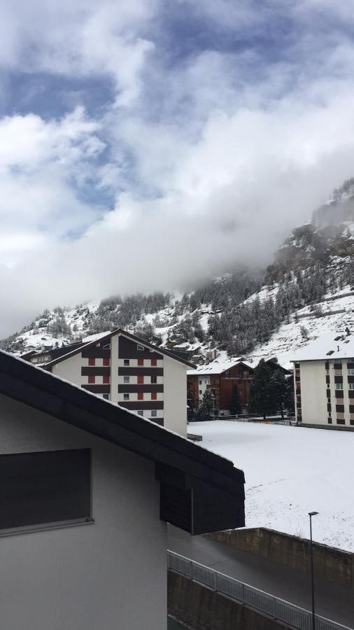 Haus Pirata Appartement Zermatt Buitenkant foto